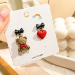 Παιδικά σκουλαρίκια διαθέτουν σχέδιο με αρκουδάκι και καρδιά 83051 - Image 2